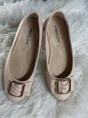 London Fog Size 6 Blush Nude Ballet Flats with Gold Buckle